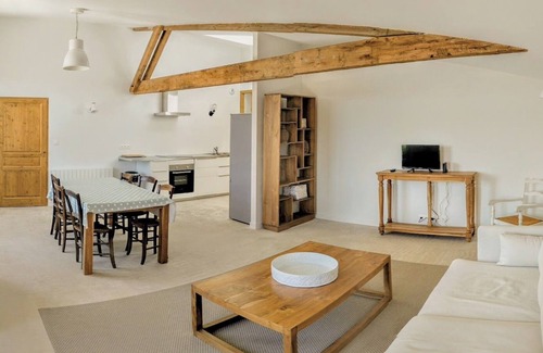 Saint-Colomb-de-Lauzun Other | Charming Ancient Stables from the 17th c., 8 bedrooms, 16 guests across 350 sqm.