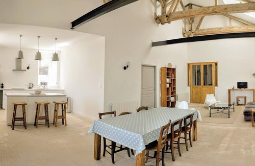 Saint-Colomb-de-Lauzun Other | Charming Ancient Stables from the 17th c., 8 bedrooms, 16 guests across 350 sqm.