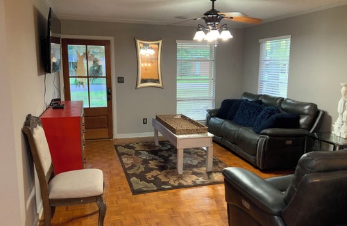 Jackson House | Charming and beautiful 4-bedroom house with AC and WiFi in fabulous Jackson