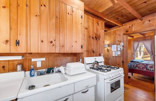 Moultonborough House | Charming and Cozy 3 Bedroom Dog Friendly Winnipesaukee Cottage