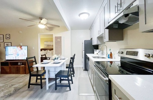 Barron Park Apartment | Charming and Cozy 1B1b Apt in Downtown Palo Alto