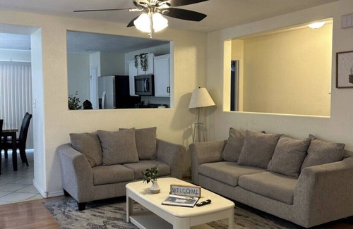 Westgate Heights House | Charming and Cozy 3 Bedroom Home