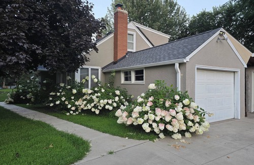Payne - Phalen House | Charming and Cozy 4-bedroom house in delightful Saint Paul, MN
