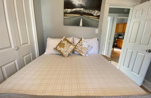 West New York Apartment | Charming and cozy apartment in New Jersey close to all the fun 10 minutes to NYC
