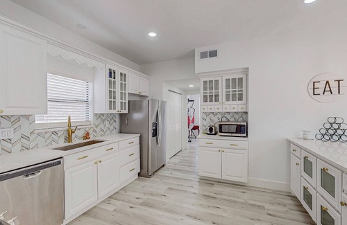 Flower Mound House | Charming and fully updated 3-bedroom house in Flower Mound with WiFi, AC.
