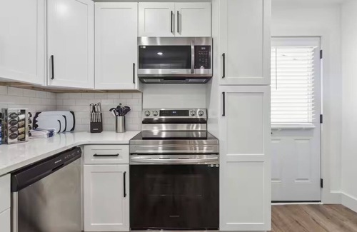 Atlanta House | Charming and Modern 2BR Cottage