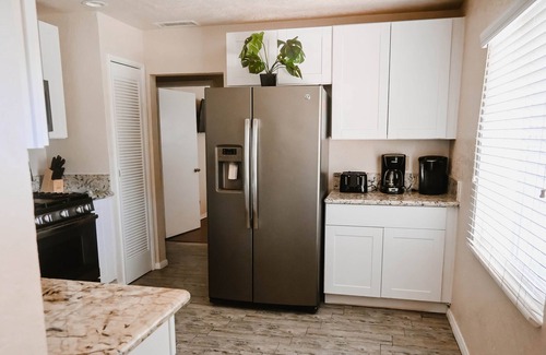 Moreno Valley House | CHARMING AND RELAXING -Huge Back Yard- Near UCR And Medical Center