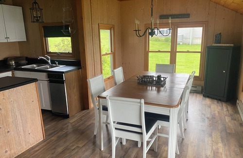 Thompson Cottage | Charming and relaxing lakehouse property, Susquehanna County