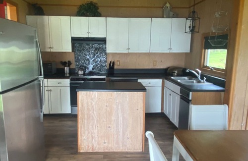 Thompson Cottage | Charming and relaxing lakehouse property, Susquehanna County