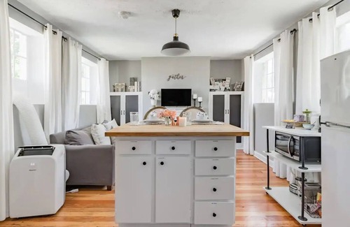 Liberty Wells House | Charming and Serene 1919 Escapenn