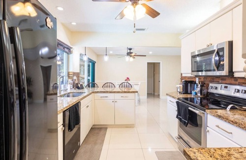 Survey Creek House | Charming and Spacious Home 2bed-2 bath