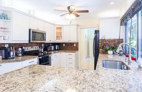 Survey Creek House | Charming and Spacious Home 2bed-2 bath