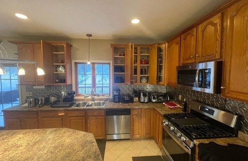 Ware House | Charming and Spacious 3-bedroom house with WiFi, AC in a quiet environment