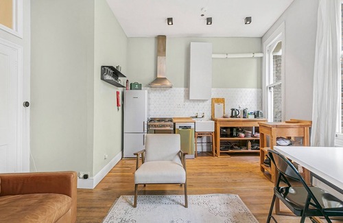 Brixton Apartment | Charming and Spacious Apartment in Central Brixton