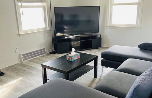 Ferndale House | Charming and Spacious 3-bedroom House with WiFi, AC in nice Ferndale, MI