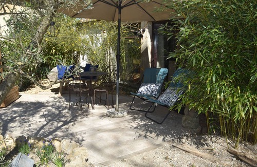 Lagnes Cottage | CHARMING AND STANDING RENTAL IN PROVENCE nIn the heart of a family estate