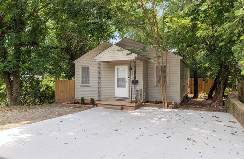Hillcrest House | Charming and Stylish 2BR Home in Hillcrest
