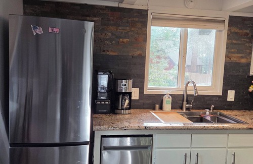 Truckee House | Charming and sunny 3-bedroom A-frame house in beautiful Truckee, CA