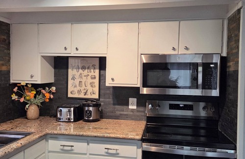 Truckee House | Charming and sunny 3-bedroom A-frame house in beautiful Truckee, CA