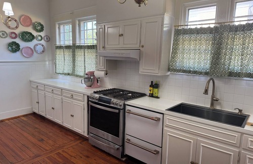 Summerville House | Charming and updated historic Summerville home 3.5 miles from Augusta National,