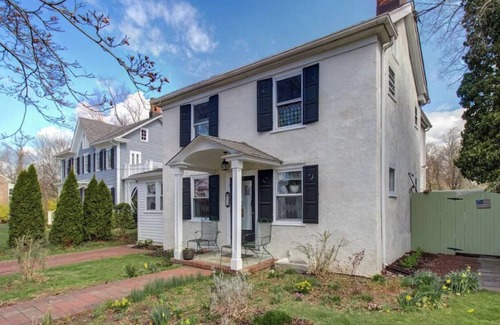 Washington Crossing House | Charming and whimsical 1836 home on the river in Titusville