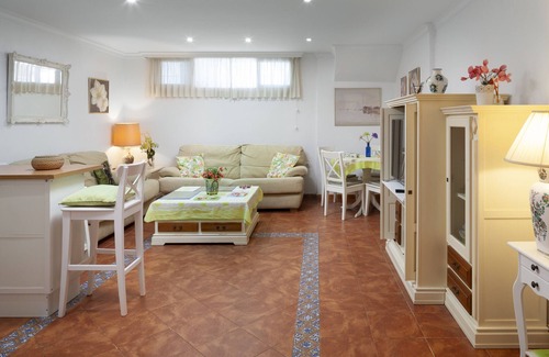 La Cala del Moral Apartment | Charming Apartment “Villa Jacaranda” Close to the Beach