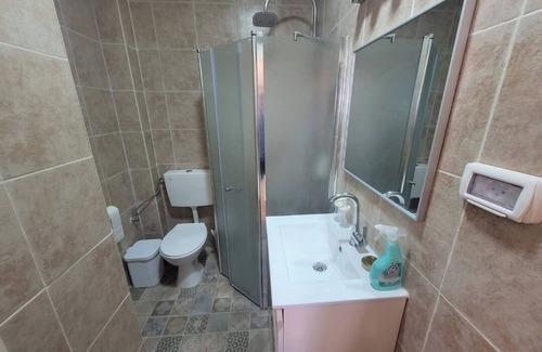 Ma'alot - Tarshiha Apartment | Charming apartment with WiFi, AC in lovely Ma'alot-Tarshiha