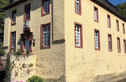 Rommerskirchen Apartment | Charming apartment on Wasserburg Anstel equestrian farm