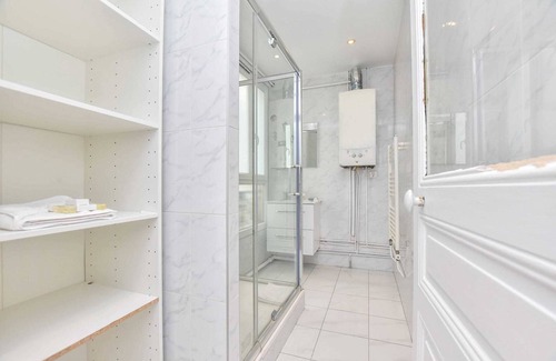 Quartier Saint-Ambroise Apartment | Charming apartment - 1BR/5P - OpÃ©ra Garnier
