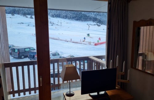 Termignon Apartment | Charming apartment at the foot of the slopes clear view on slopes and mountains