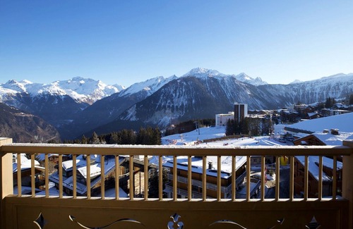 Courchevel Apartment | Charming Apartment in Courchevel with Parking and Wifi, Ski-in/Ski-out, Sleeps 6