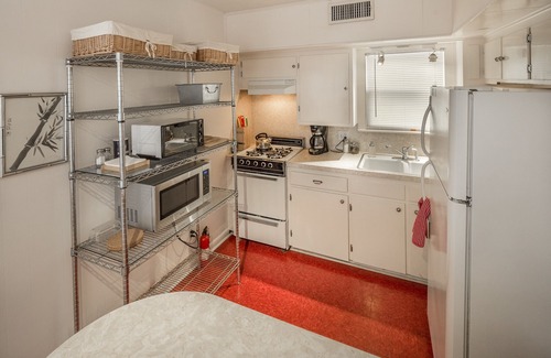 North University Apartment | Charming Apartment in historic Aldridge Place-Central Austin