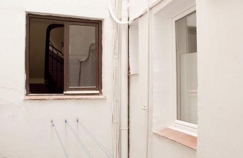 Embajadores Apartment | Charming apartment in Opera Square