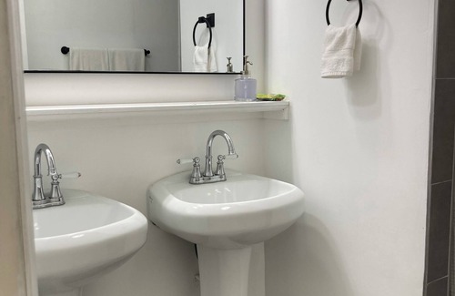 Bedford-Stuyvesant Apartment | Charming apartment in superb Brooklyn with AC, WiFi