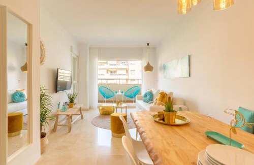 Carretera de Cadiz Apartment | Charming apartment on the beach - Pool and parking