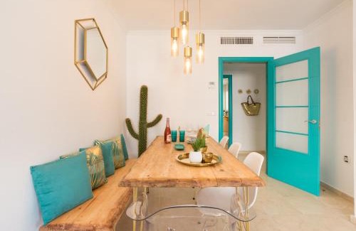 Carretera de Cadiz Apartment | Charming apartment on the beach - Pool and parking