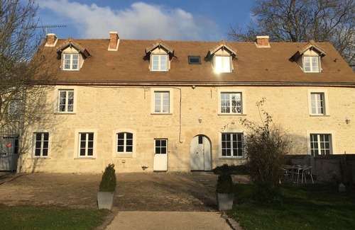 Thiveral-Grignon Apartment | Charming apartment - Plaisir / Plaine de Versailles (ideal Pro)
