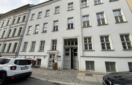 Mitte Apartment | Charming apartment/roof terrace/high-speed internet/near Reichstag Mitte