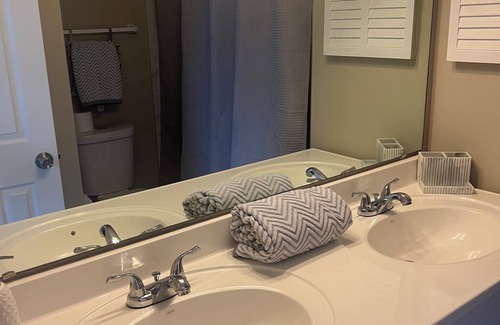 Southpoint Apartment | Charming apartment with AC and WiFi in sunny Jacksonville