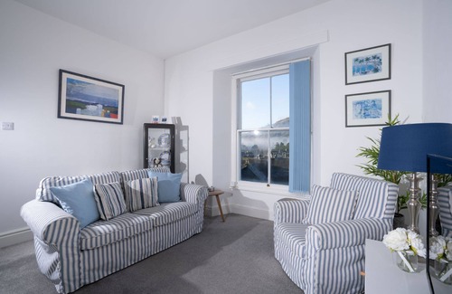 Ambleside Apartment | Charming Apartment with Parking, by LetMeStay