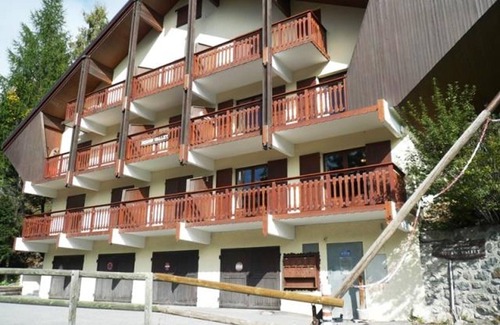 Meribel Centre Apartment | Charming apt in Méribel, 3 rooms, 6 people, near slopes, Fireplace, WiFi, Garage