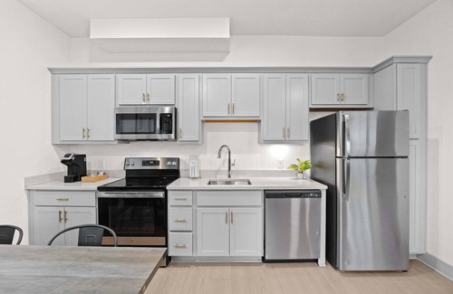 Downtown Louisville Apartment | Charming Apt with Free Parking | Near Hospitals