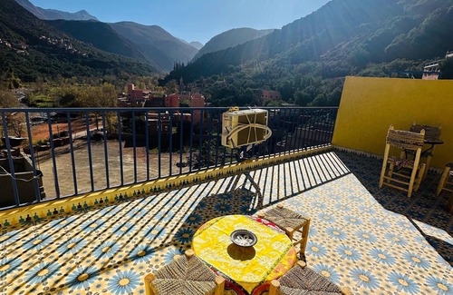 Tnine Ourika Apartment | Charming Apt with Panoramic Views of Ourika Valley-Perfect Tranquil Retreat