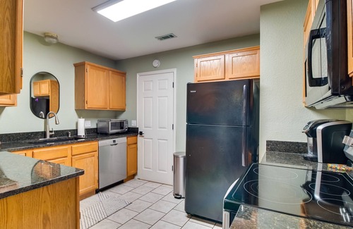 Fayetteville House | Charming Arkansas Retreat w/Deck, Near Downtown!