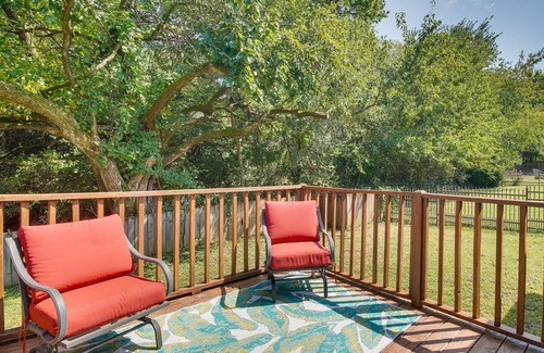 Fayetteville House | Charming Arkansas Retreat w/Deck, Near Downtown!