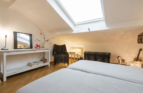 Porta Volta Apartment | Charming attic near Bosco Verticale