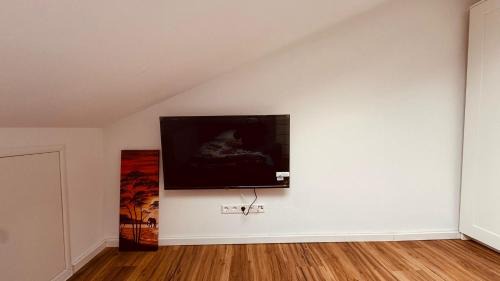 Boeblingen Apartment | Charming Attic Retreat with Sloped Roof