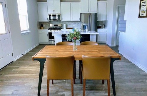 Austin House | Charming Austin Home near DT, Airport with community pool