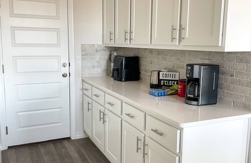 Austin House | Charming Austin Home near DT, Airport with community pool