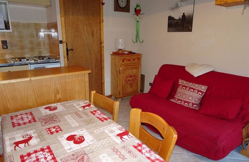 Champagny-en-Vanoise Apartment | Charming bright duplex with covered parking near gondola